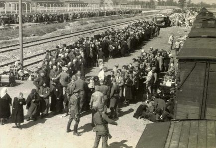 La llegada de los deportados A Auschwitz-Birkenau